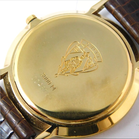 GUCCI 3000M VINTAGE GOLD VINTAGE SWISS MADE WATCH QUARTZ F86 - Picture 9 of 12